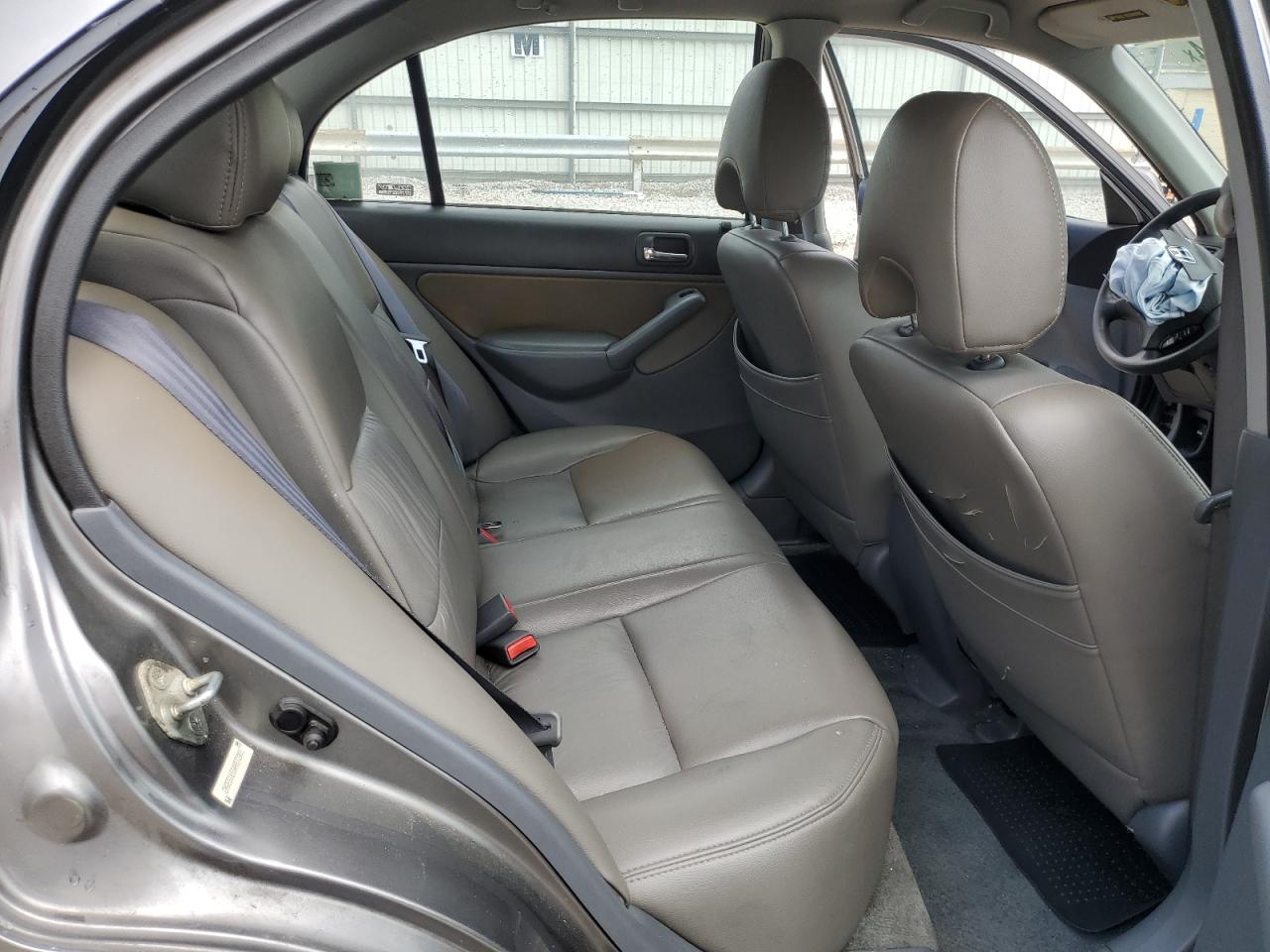2004 Honda Civic - Image 10