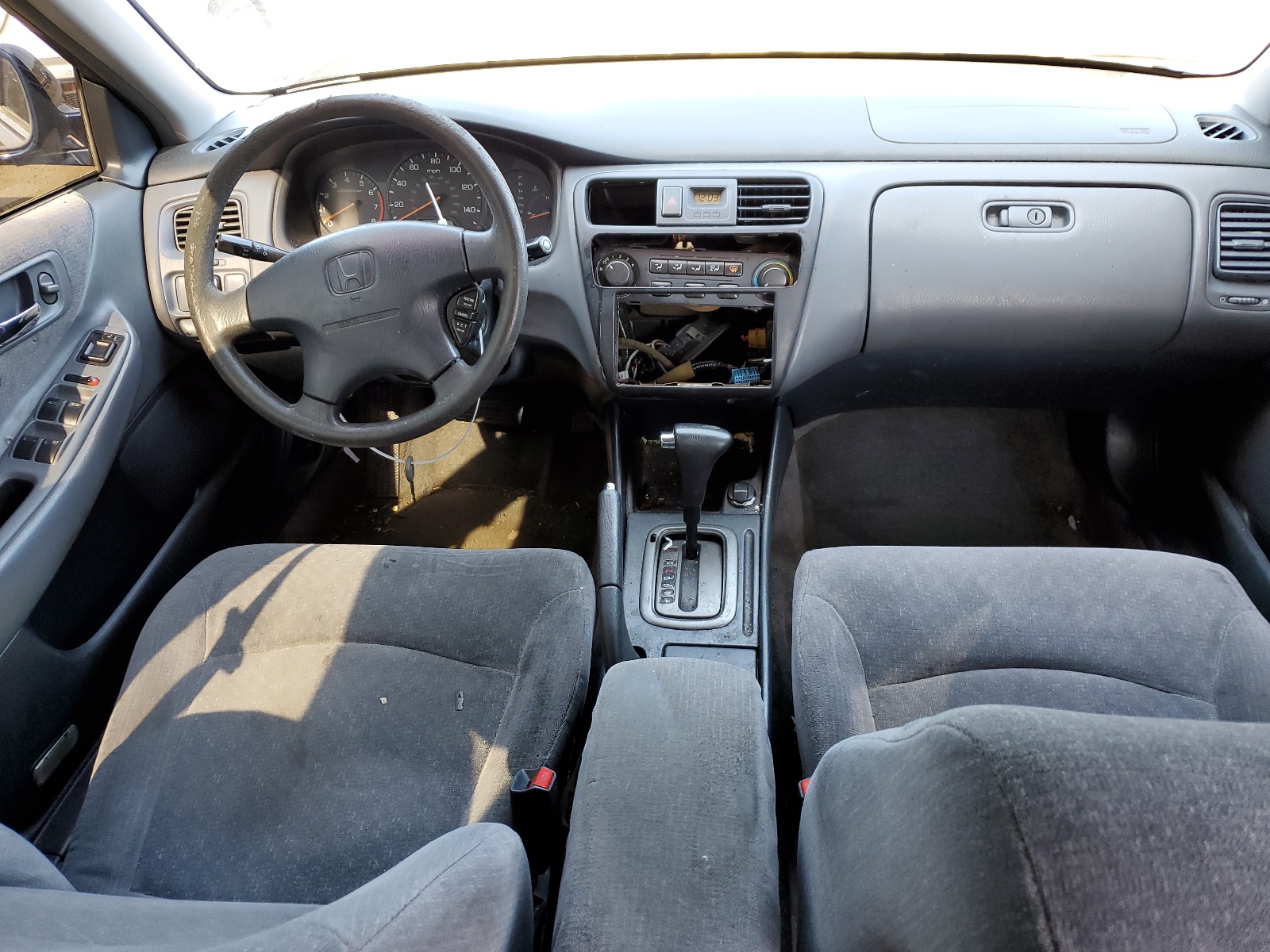 1HGCG66551A130237 2001 Honda Accord Lx