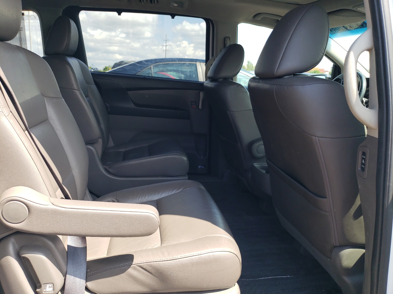 5FNRL5H96BB007313 2011 Honda Odyssey Touring