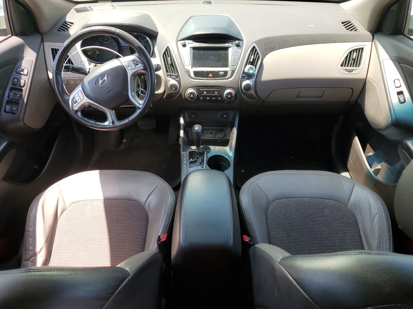 KM8JUCAC2BU197702 2011 Hyundai Tucson Gls