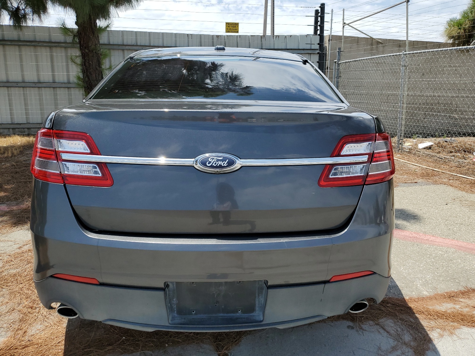 1FAHP2D85GG141891 2016 Ford Taurus Se