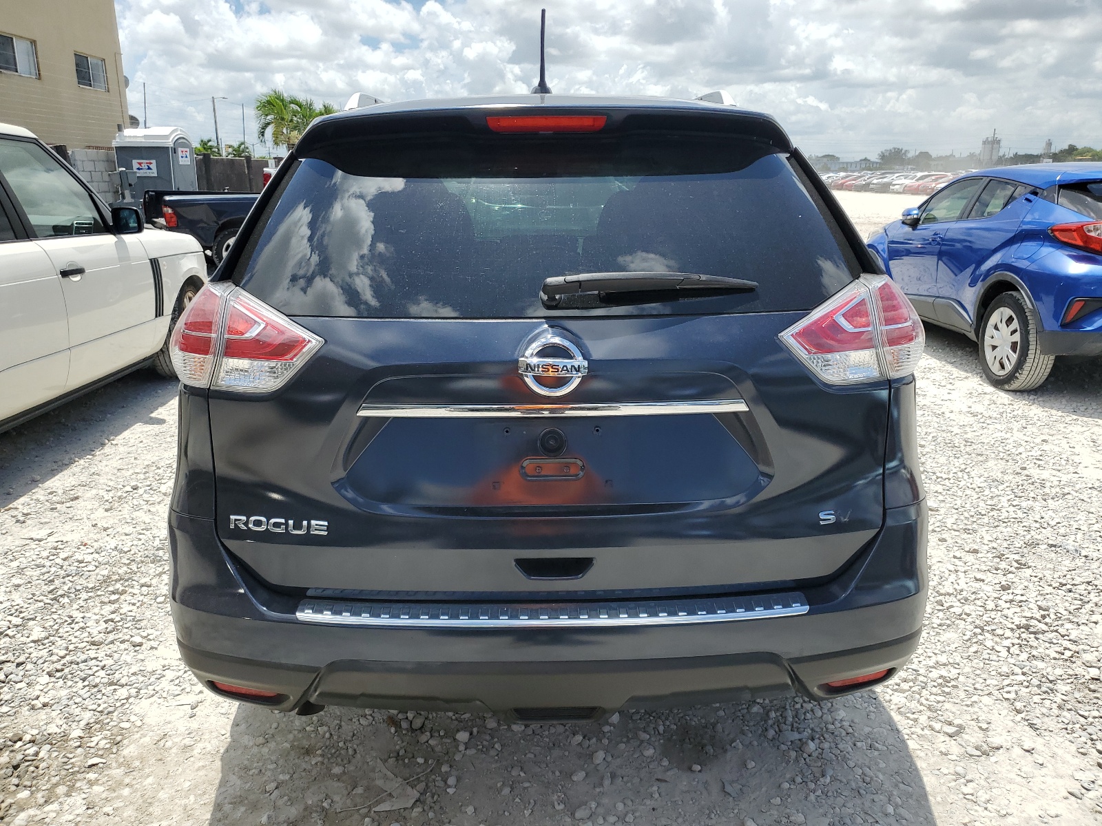 2015 Nissan Rogue S vin: KNMAT2MT5FP535529