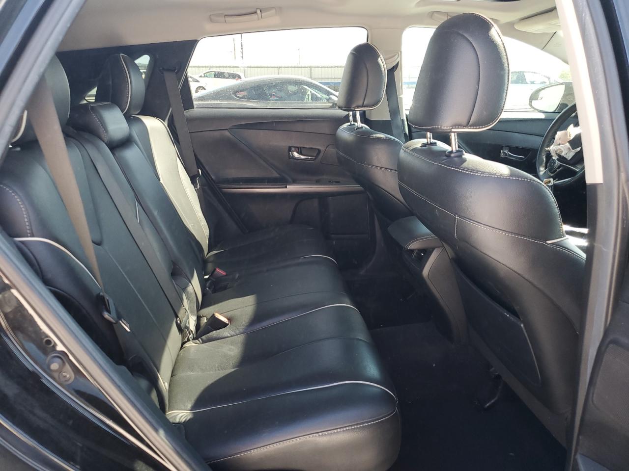 2015 Toyota Venza - Image 11