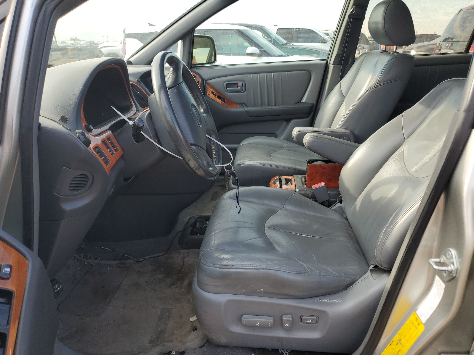 JT6HF10U3Y0117925 2000 Lexus Rx 300