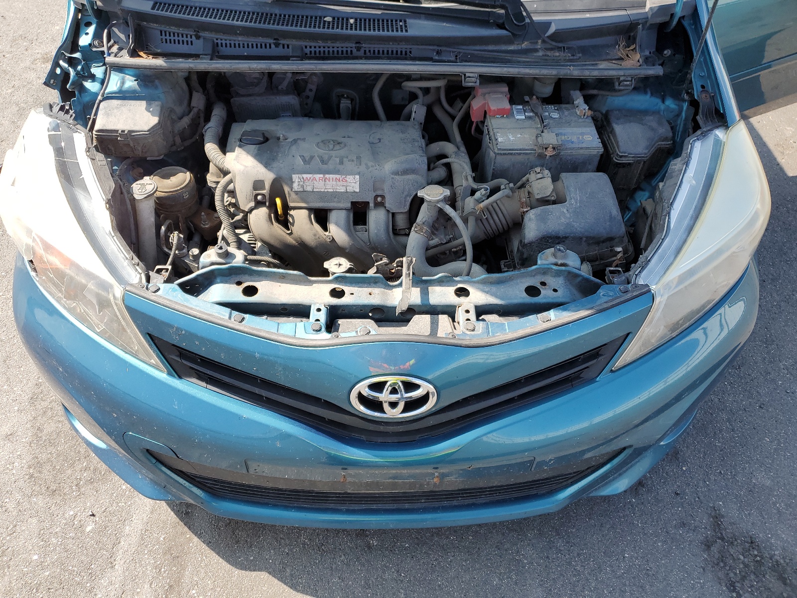 JTDKTUD36CD538825 2012 Toyota Yaris