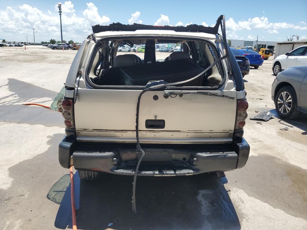 2000 GMC Jimmy VIN: 1GKCS13W9Y2253738 Lot: 63974794