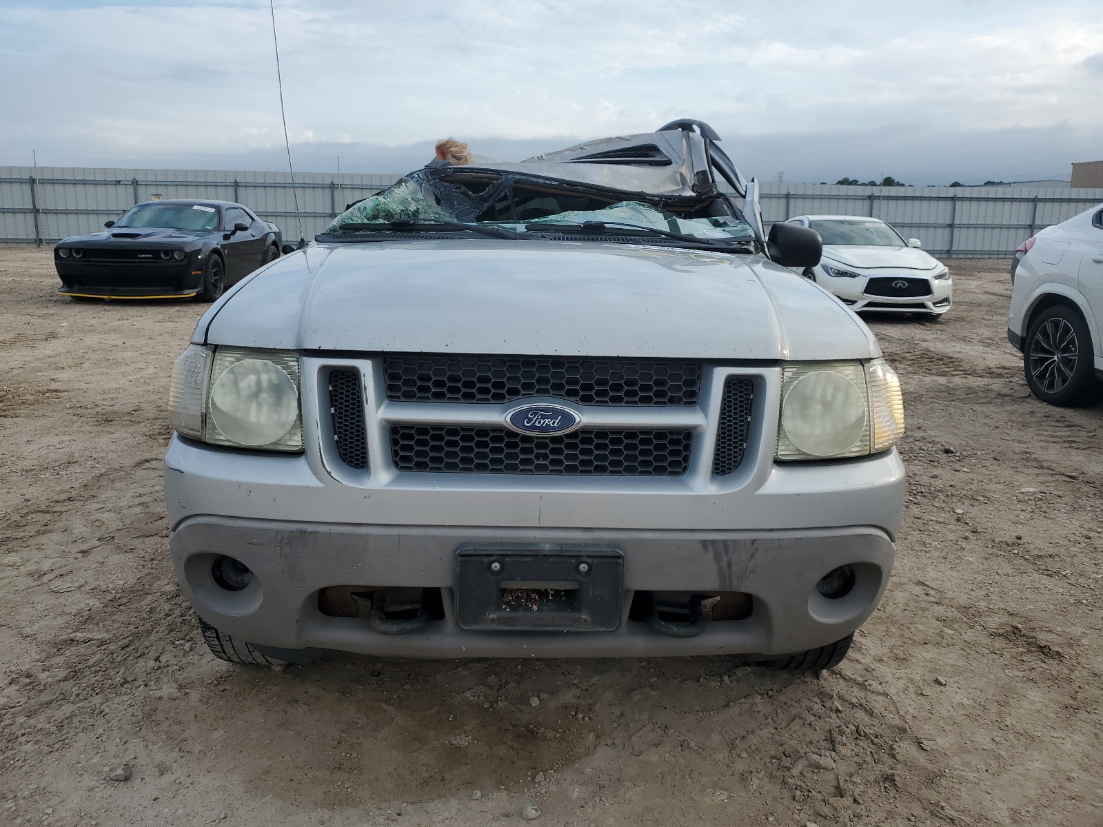 1FMZU77E42UB57057 2002 Ford Explorer Sport Trac