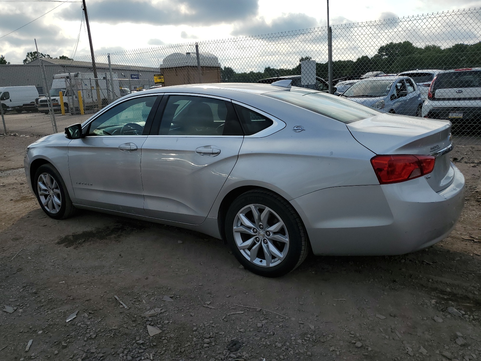 2017 Chevrolet Impala Lt vin: 2G1105S38H9129462