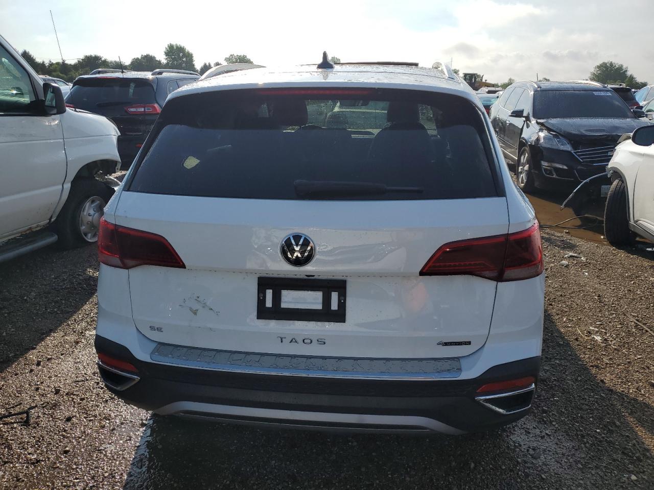 3VVVX7B21RM033903 2024 Volkswagen Taos Se