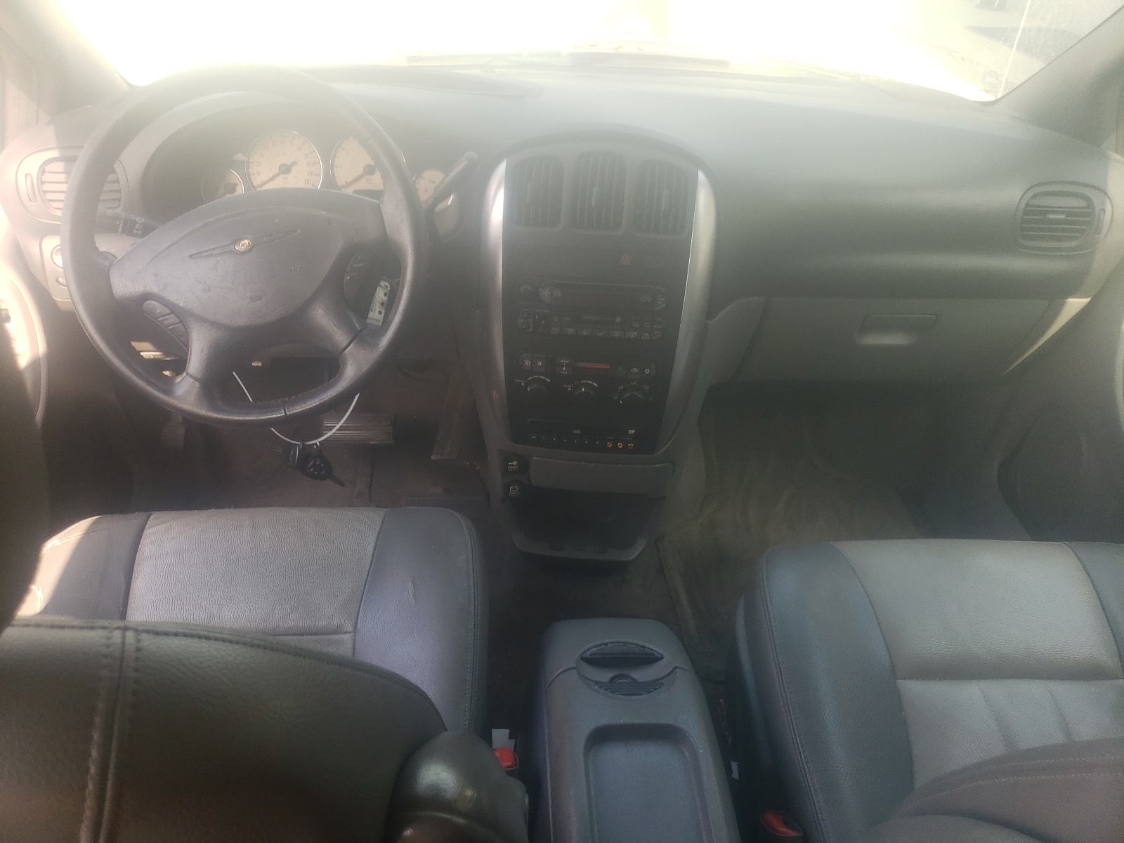 2C4GP54L44R560921 2004 Chrysler Town & Country Touring