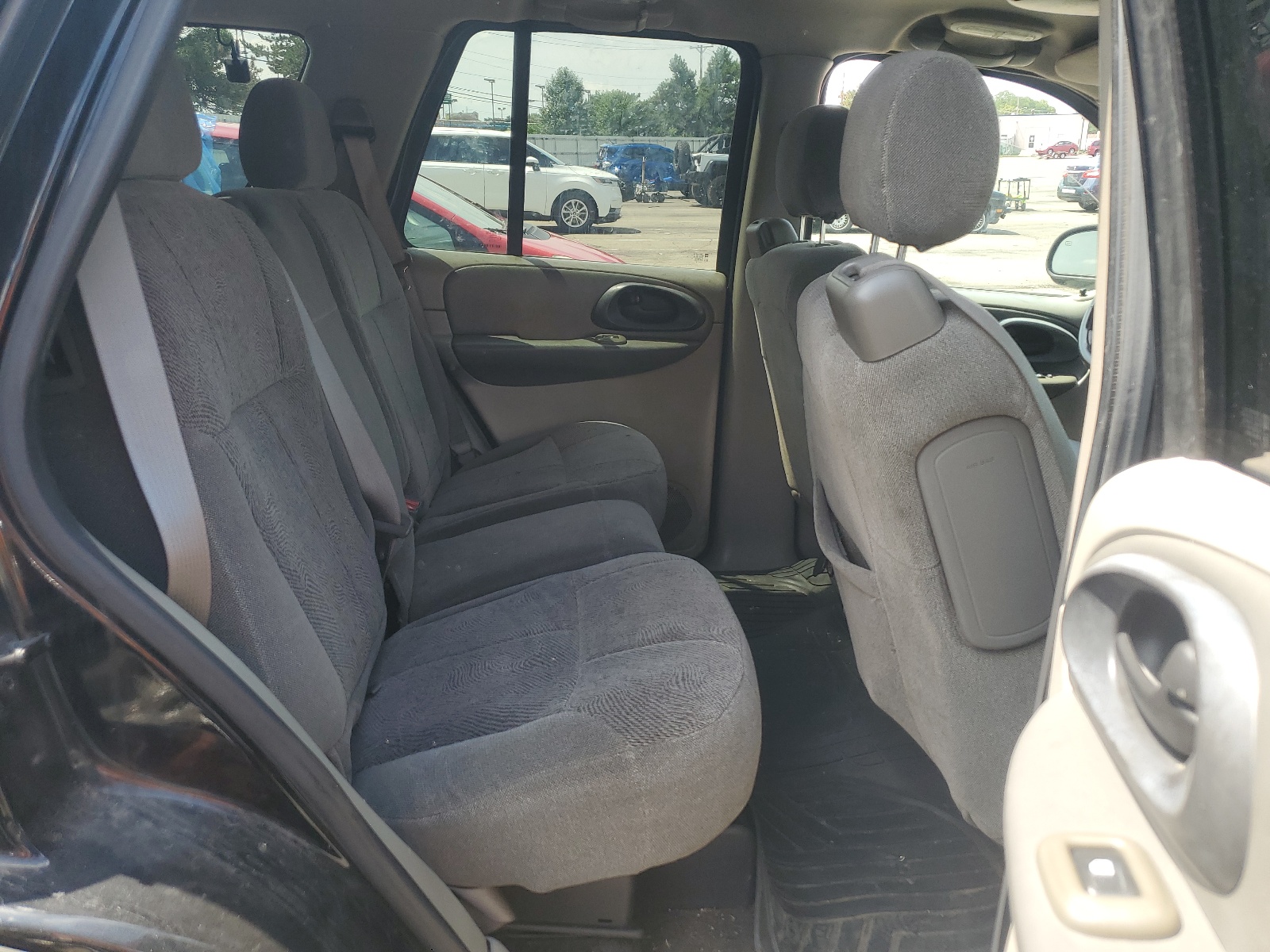 1GNDT13SX32343703 2004 Chevrolet Trailblazer