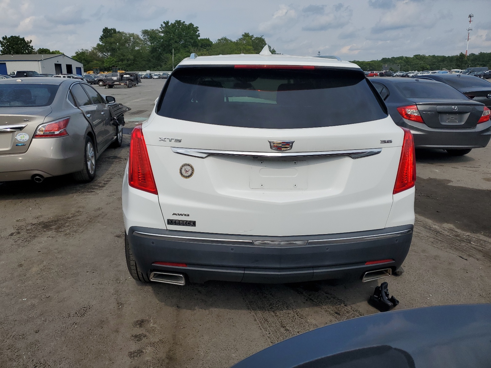 1GYKNDRS1HZ160704 2017 Cadillac Xt5 Luxury