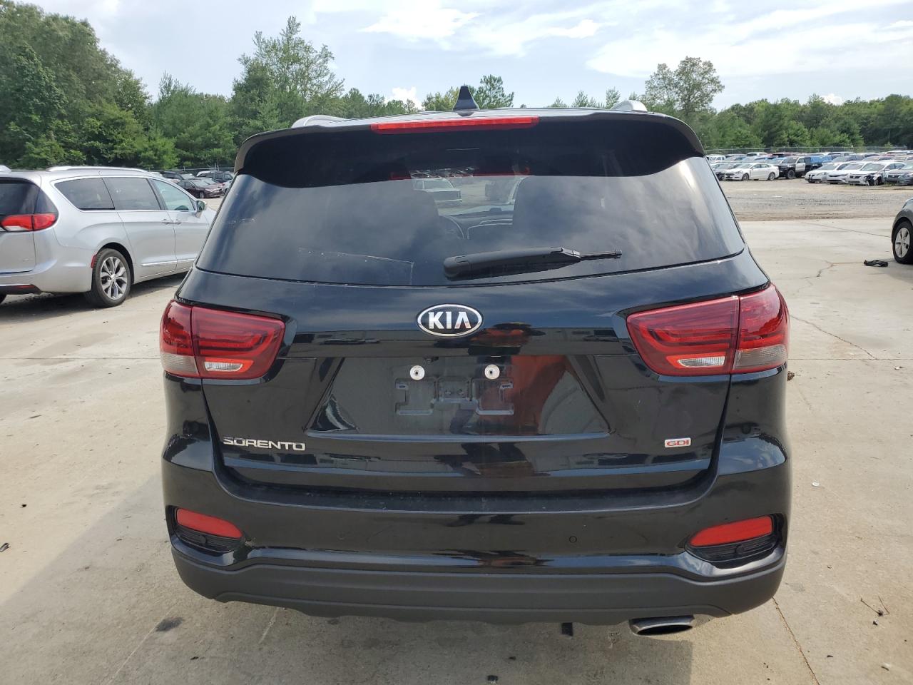 2019 Kia Sorento L VIN: 5XYPG4A35KG590588 Lot: 61931154