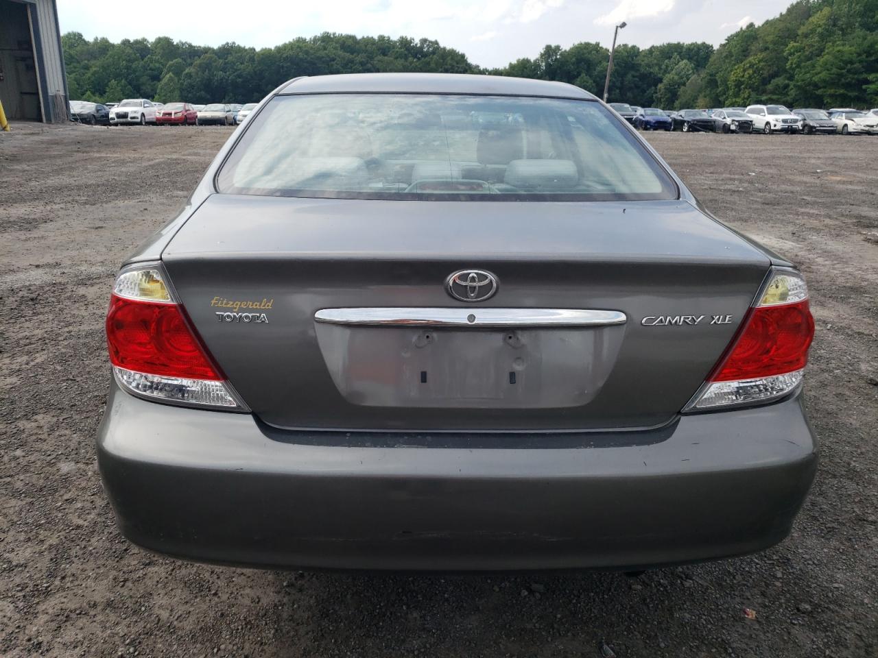 2005 Toyota Camry Le VIN: 4T1BE30K75U637198 Lot: 62311994