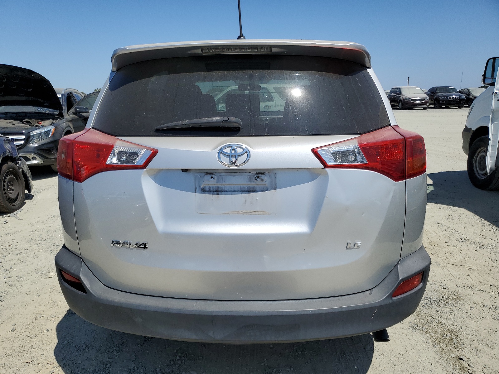 2015 Toyota Rav4 Le vin: JTMZFREV7FJ055773