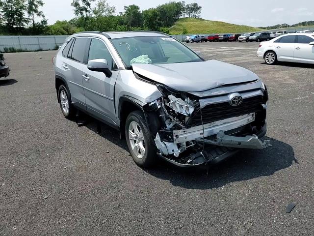 2020 Toyota Rav4 Xle VIN: 2T3P1RFV6LW131212 Lot: 64049884