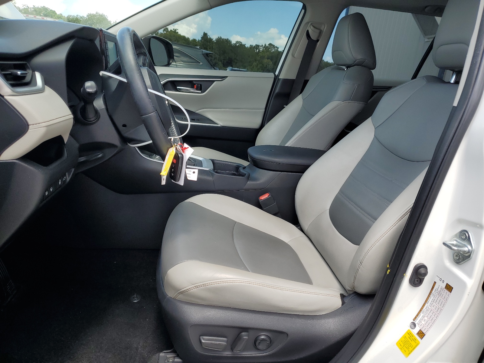 JTMC1RFVXKD030474 2019 Toyota Rav4 Xle Premium