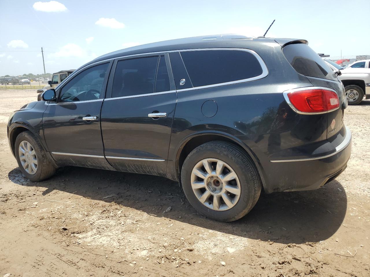 5GAKRBKD3FJ303904 2015 BUICK ENCLAVE - Image 2