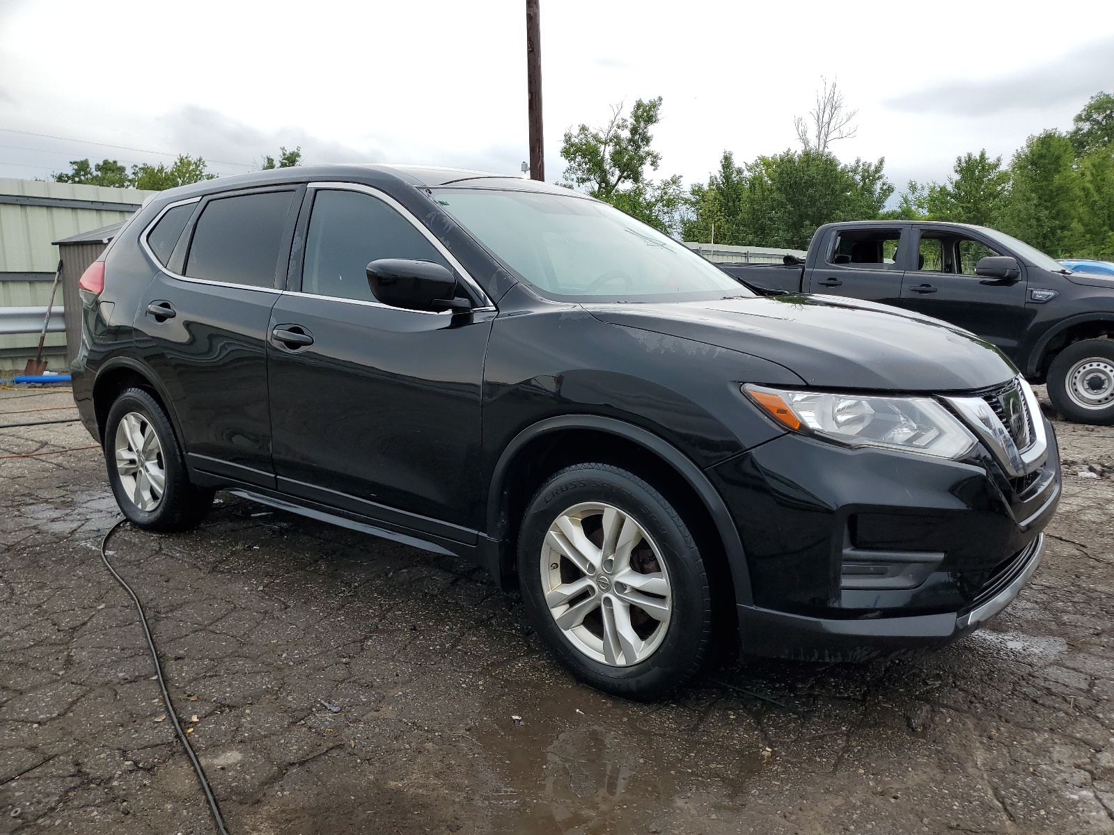 2017 Nissan Rogue S vin: JN8AT2MT2HW154735