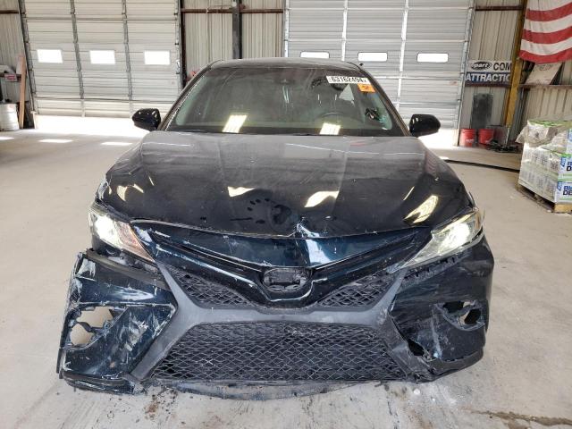  TOYOTA CAMRY 2018 Granatowy