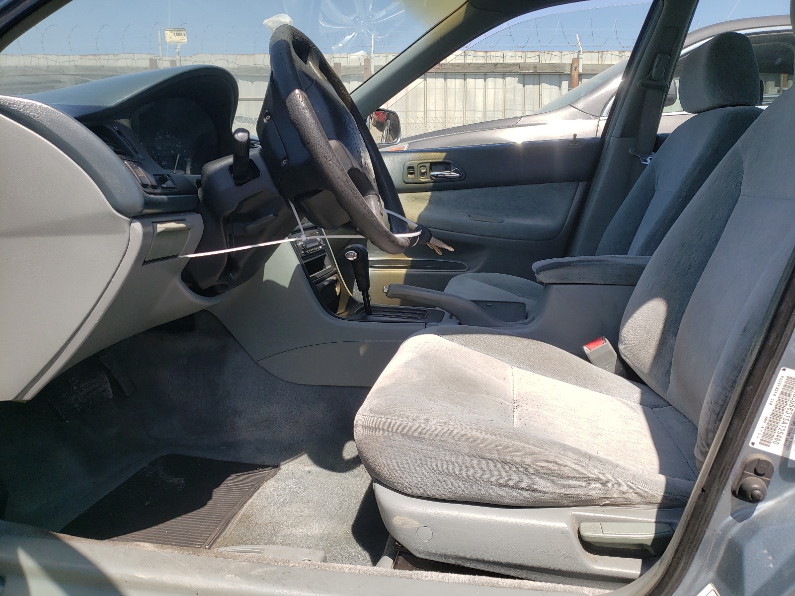 1HGCD5631SA125460 1995 Honda Accord Lx