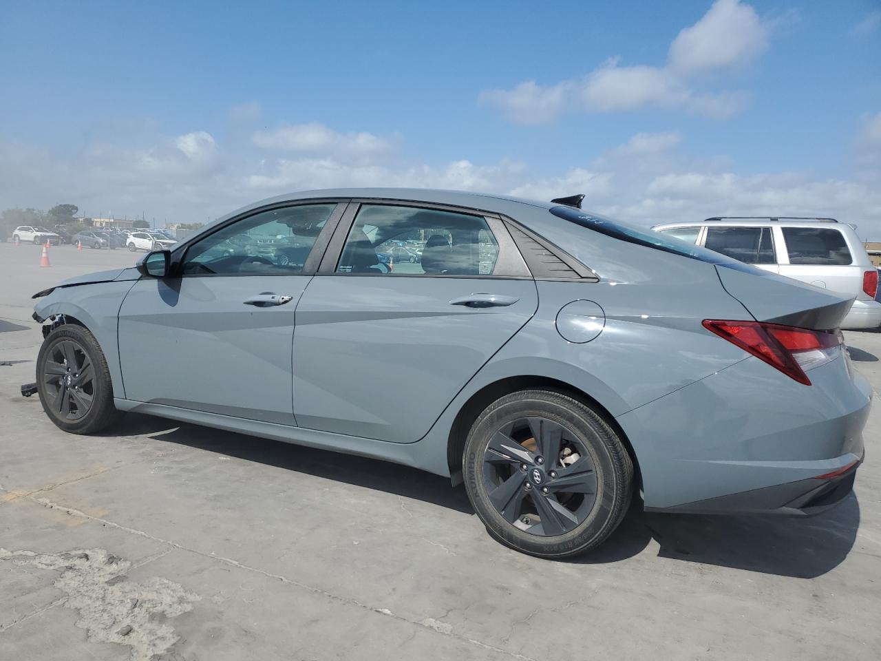 KMHLM4AG4MU163135 2021 HYUNDAI ELANTRA - Image 2