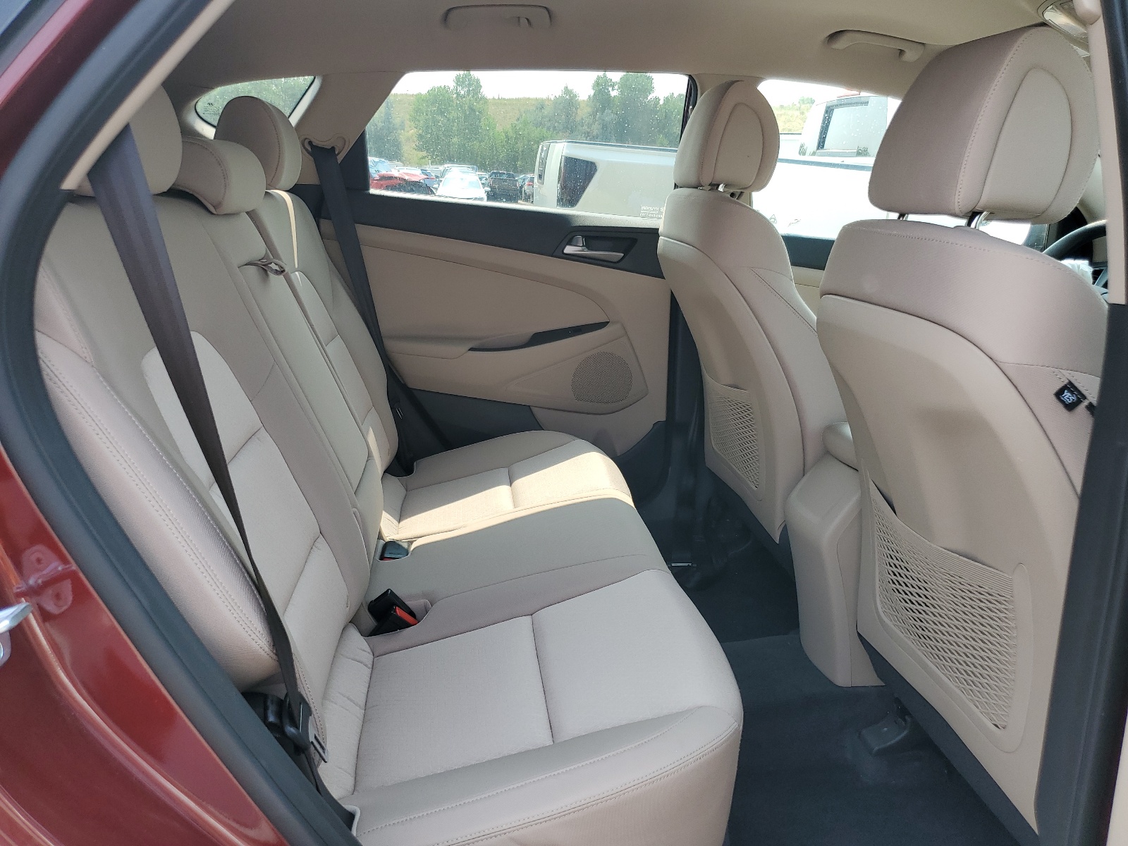 KM8J2CA49JU641381 2018 Hyundai Tucson Se