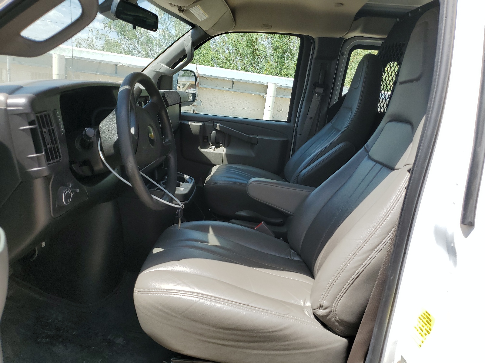 1GCWGAFP1M1301408 2021 Chevrolet Express G2500