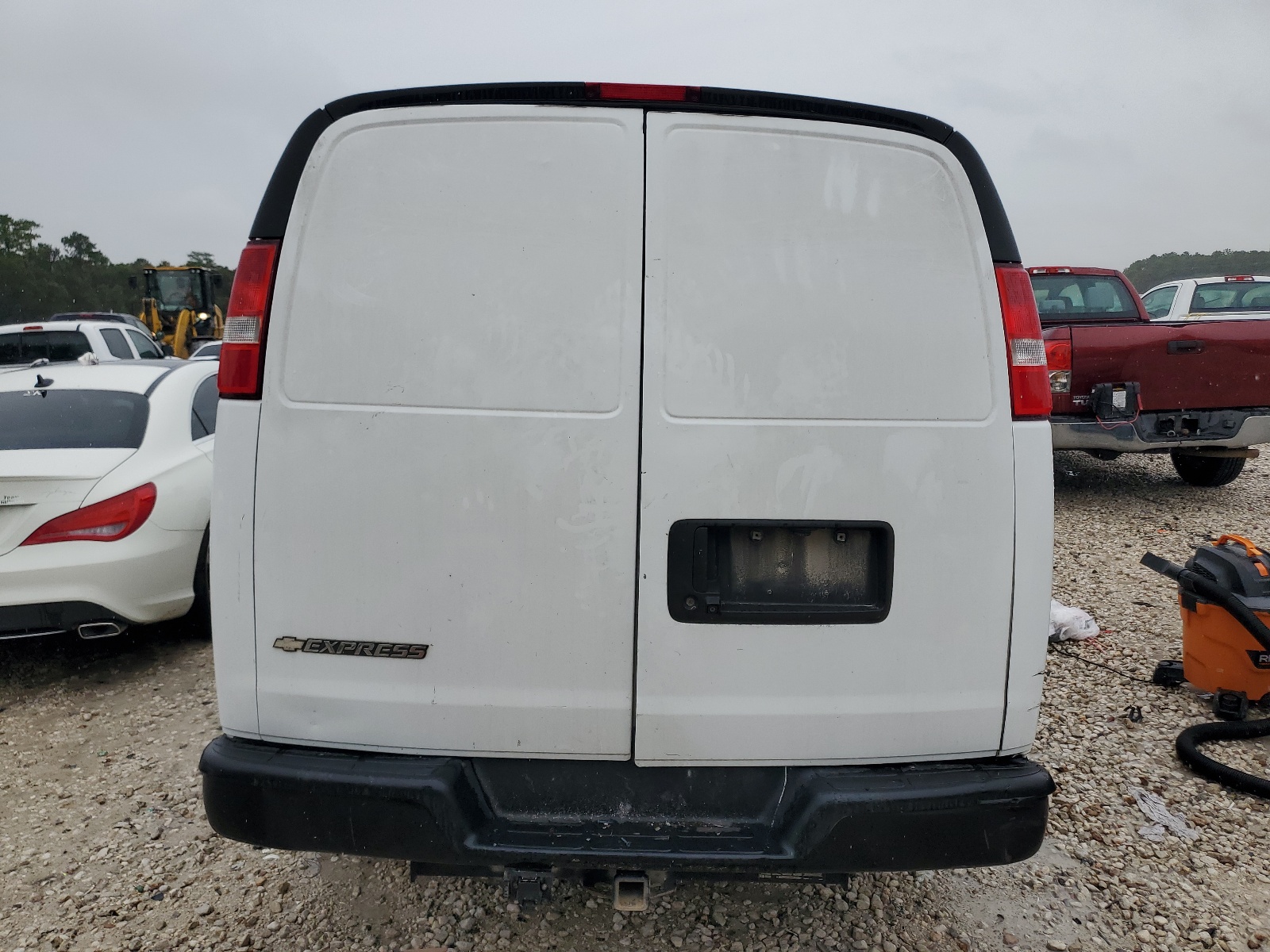 1GCWGBFG8H1347801 2017 Chevrolet Express G2500