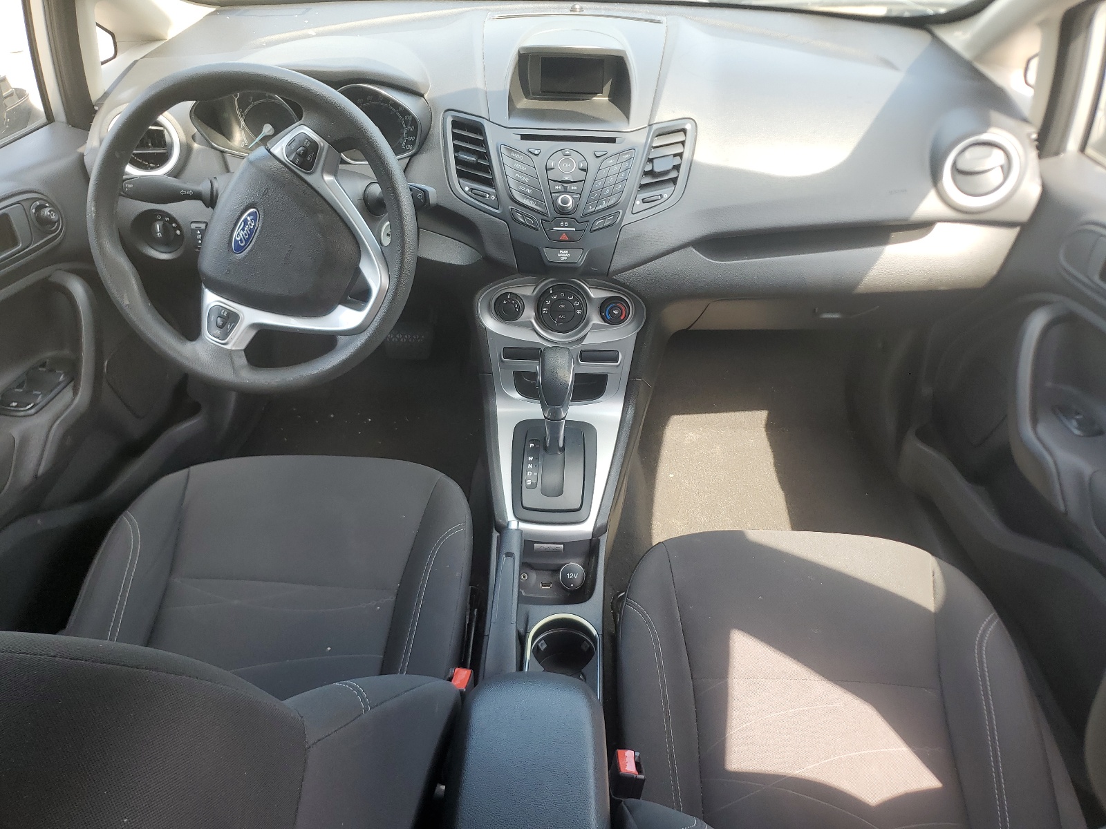 3FADP4EJ4KM113574 2019 Ford Fiesta Se