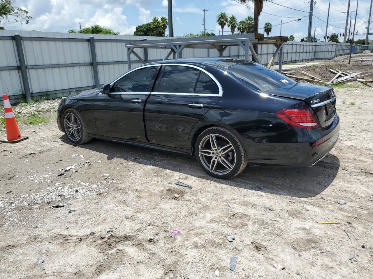 2019 Mercedes-Benz E 300 VIN: WDDZF4JB2KA558190 Lot: 63543714
