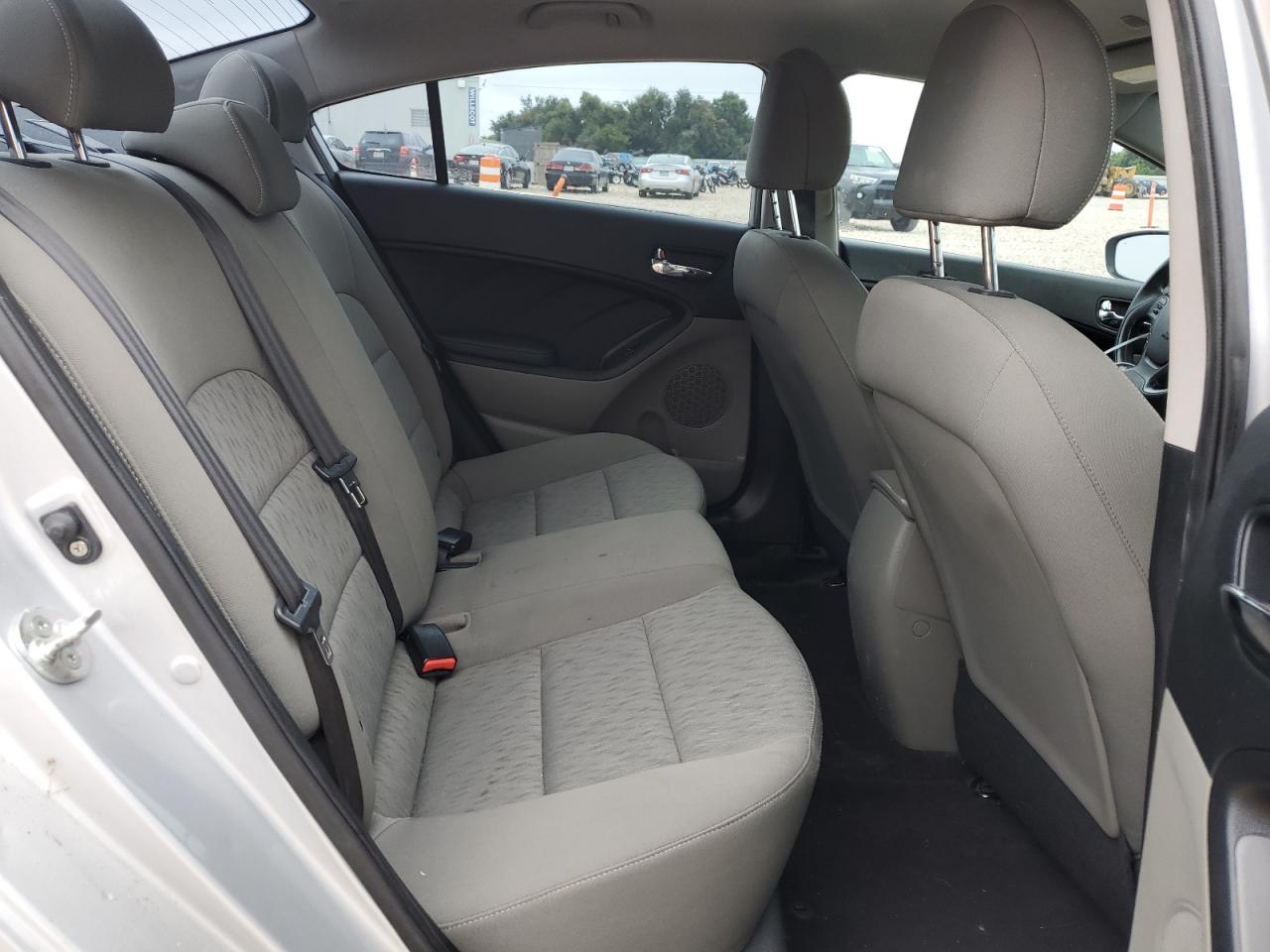 2015 Kia Forte - Image 10