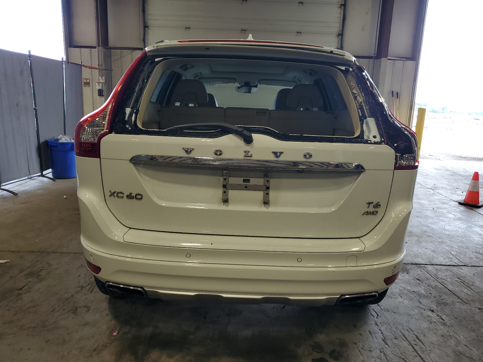 YV4902RK0F2727771 2015 Volvo Xc60 T6 Premier