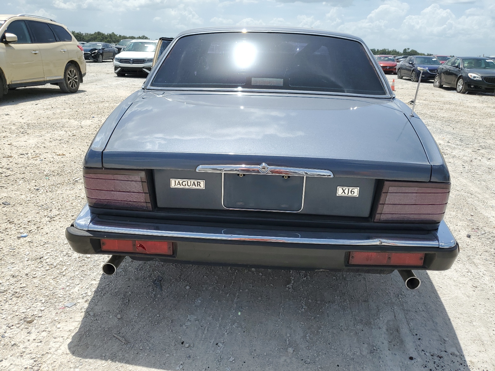 SAJHV1646JC529071 1988 Jaguar Xj6