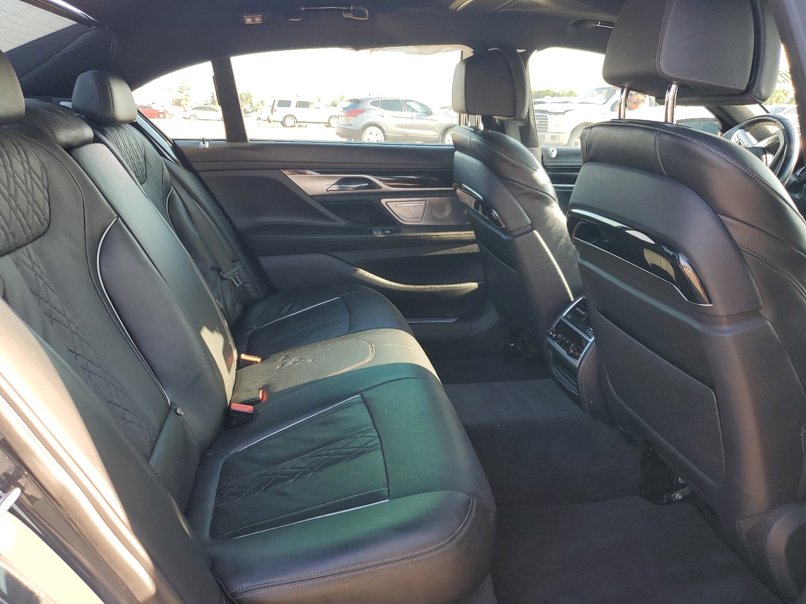 2018 BMW 750 Xi vin: WBA7F2C50JG423988