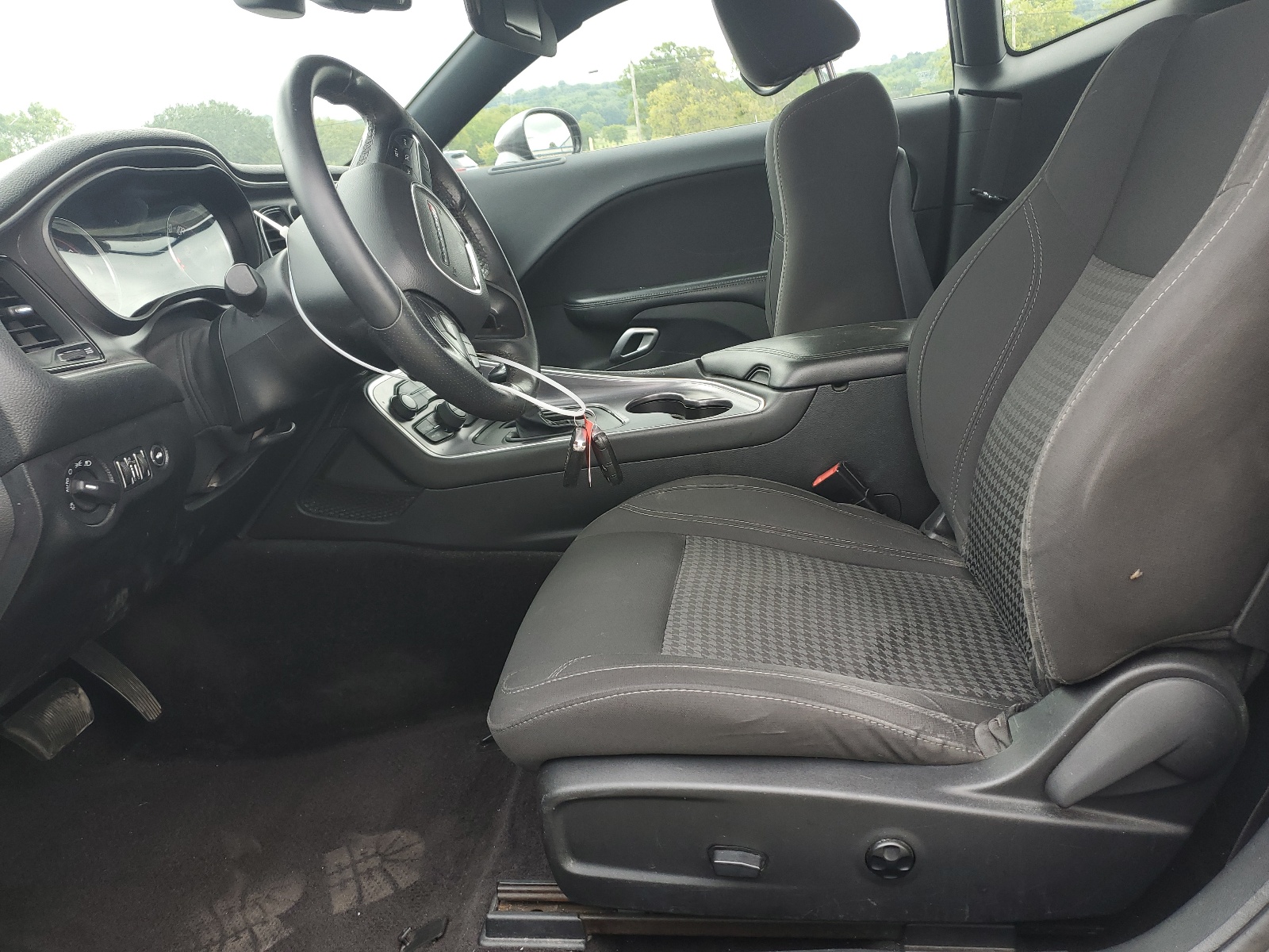 2C3CDZAG7GH352553 2016 Dodge Challenger Sxt