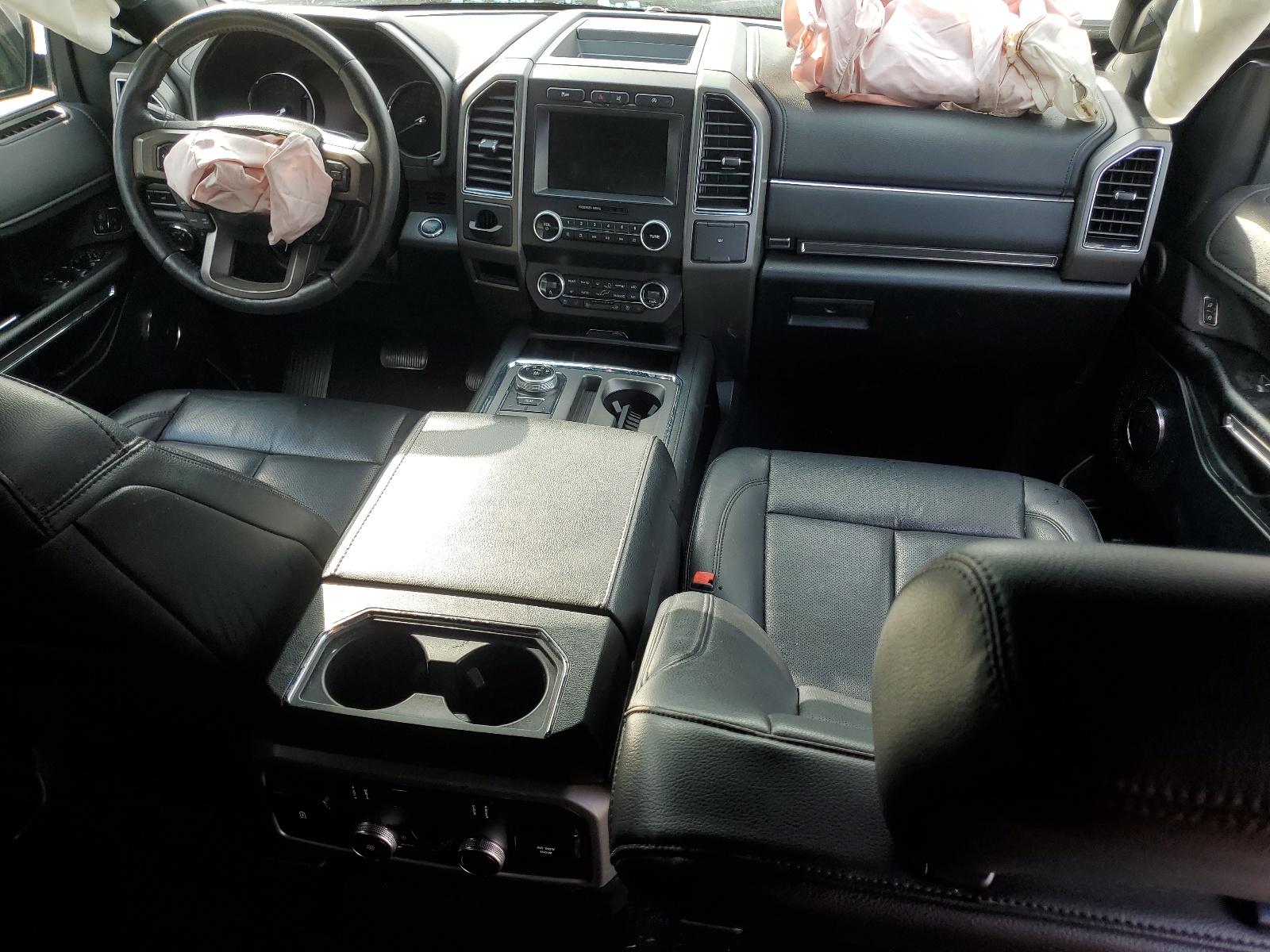 1FMJU1HT5KEA66249 2019 Ford Expedition Xlt