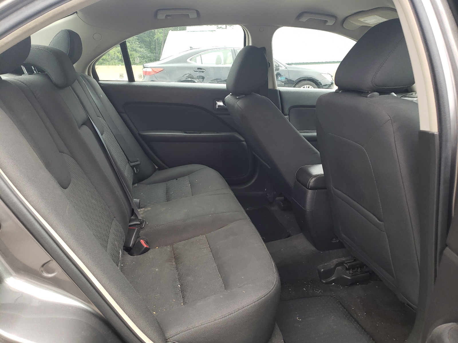 3FAHP0HA0BR202860 2011 Ford Fusion Se