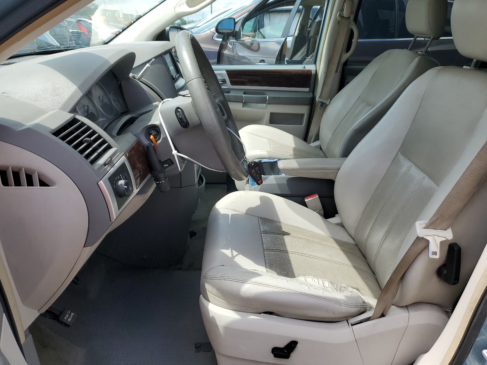 2A8HR54139R640045 2009 Chrysler Town & Country Touring