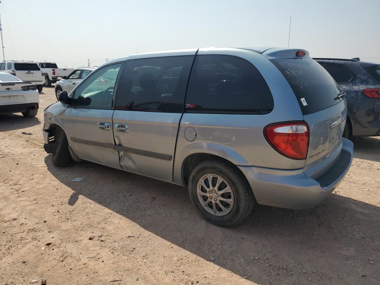 2006 Chrysler Town & Country - Image 2