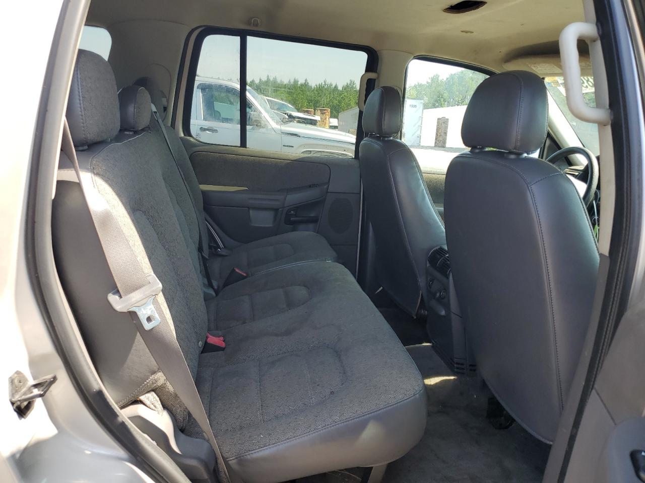 2004 Ford Explorer Xls VIN: 1FMZU72K84ZA90272 Lot: 63188914