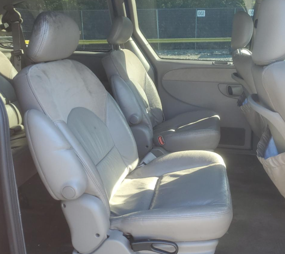 2C8GP64L43R116991 2003 Chrysler Town & Country Limited