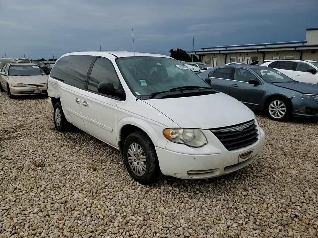 2006 Chrysler Town & Country Lx VIN: 2A4GP44R46R808242 Lot: 63563664