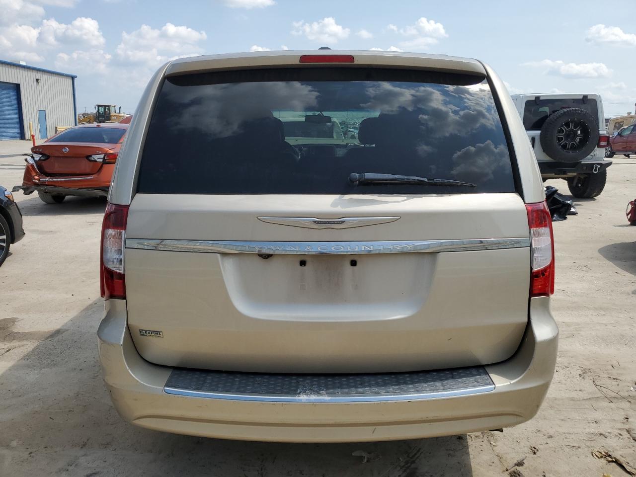 2013 Chrysler Town & Country Touring VIN: 2C4RC1BG3DR689879 Lot: 64687684