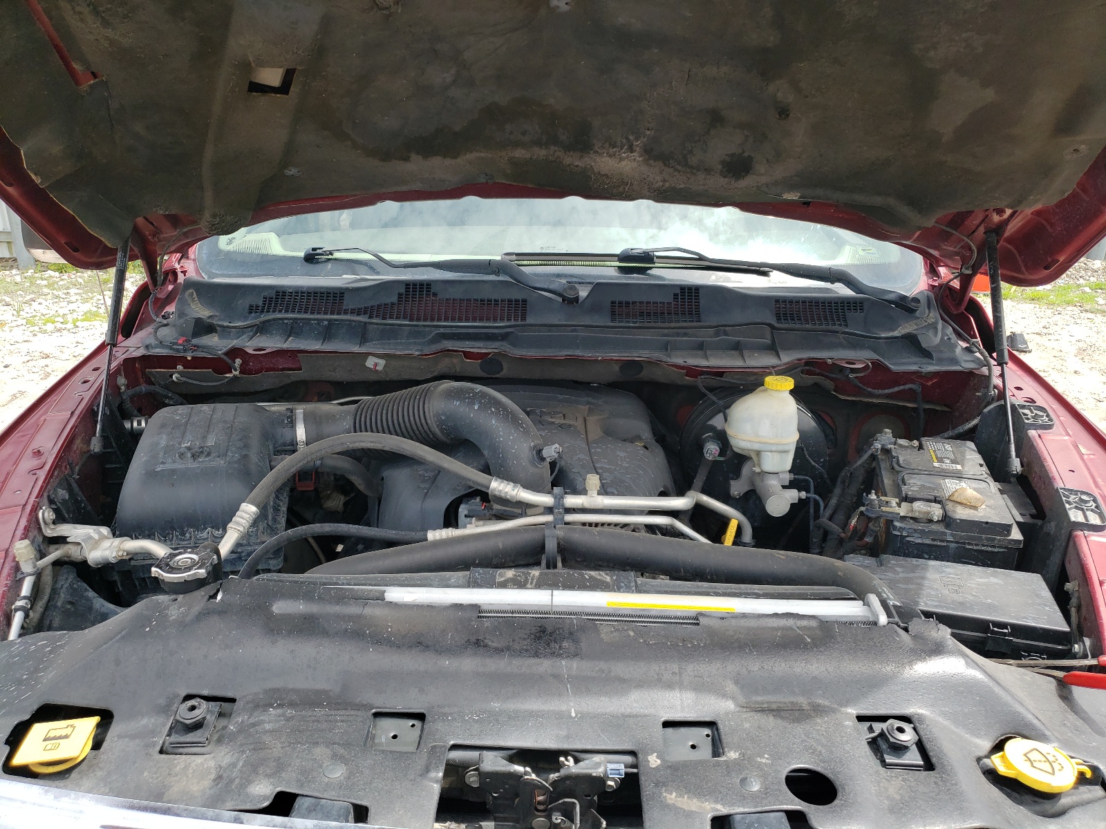 1C6RR7GT2FS505208 2015 Ram 1500 Slt