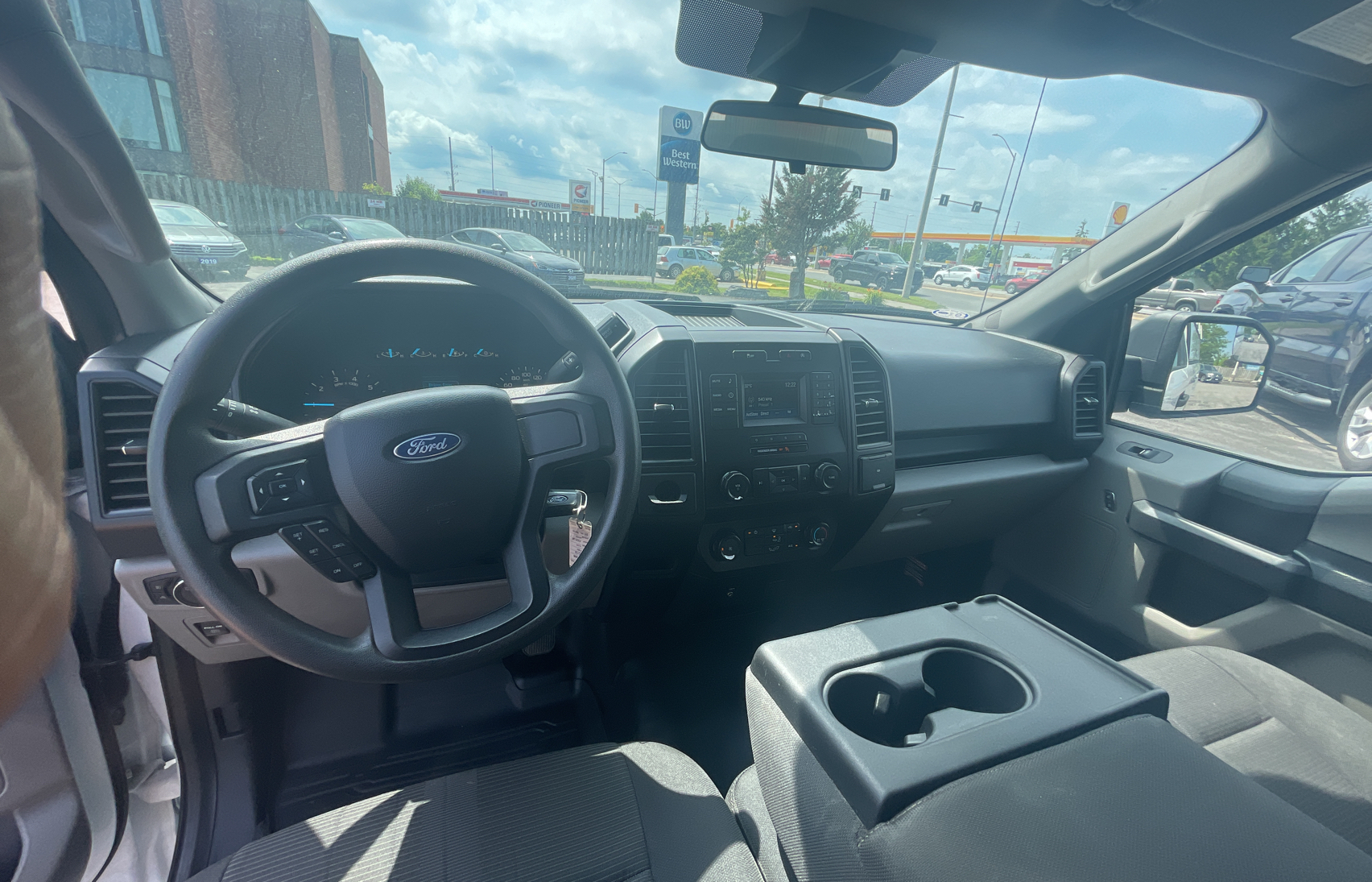 2019 Ford F150 vin: 1FTMF1C52KKD59158