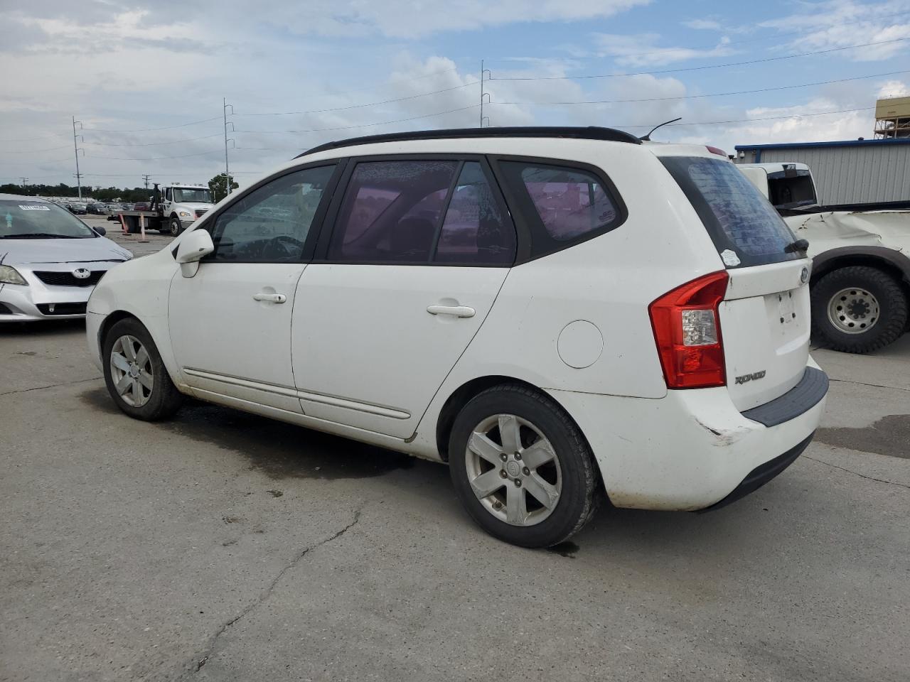 2008 Kia Rondo Lx VIN: KNAFG526187132382 Lot: 62642174