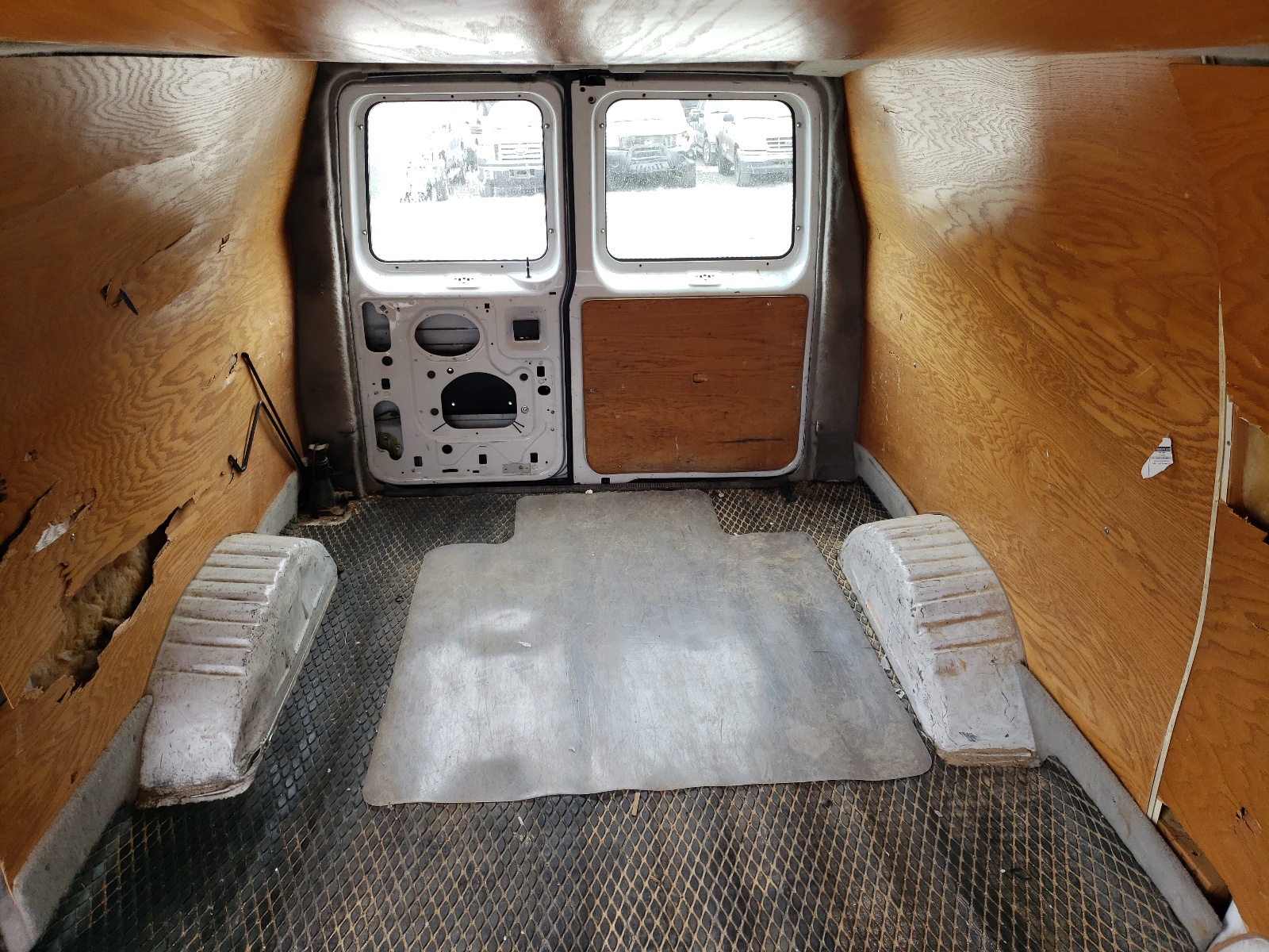 1FTNE24L3XHB70470 1999 Ford Econoline E250 Van