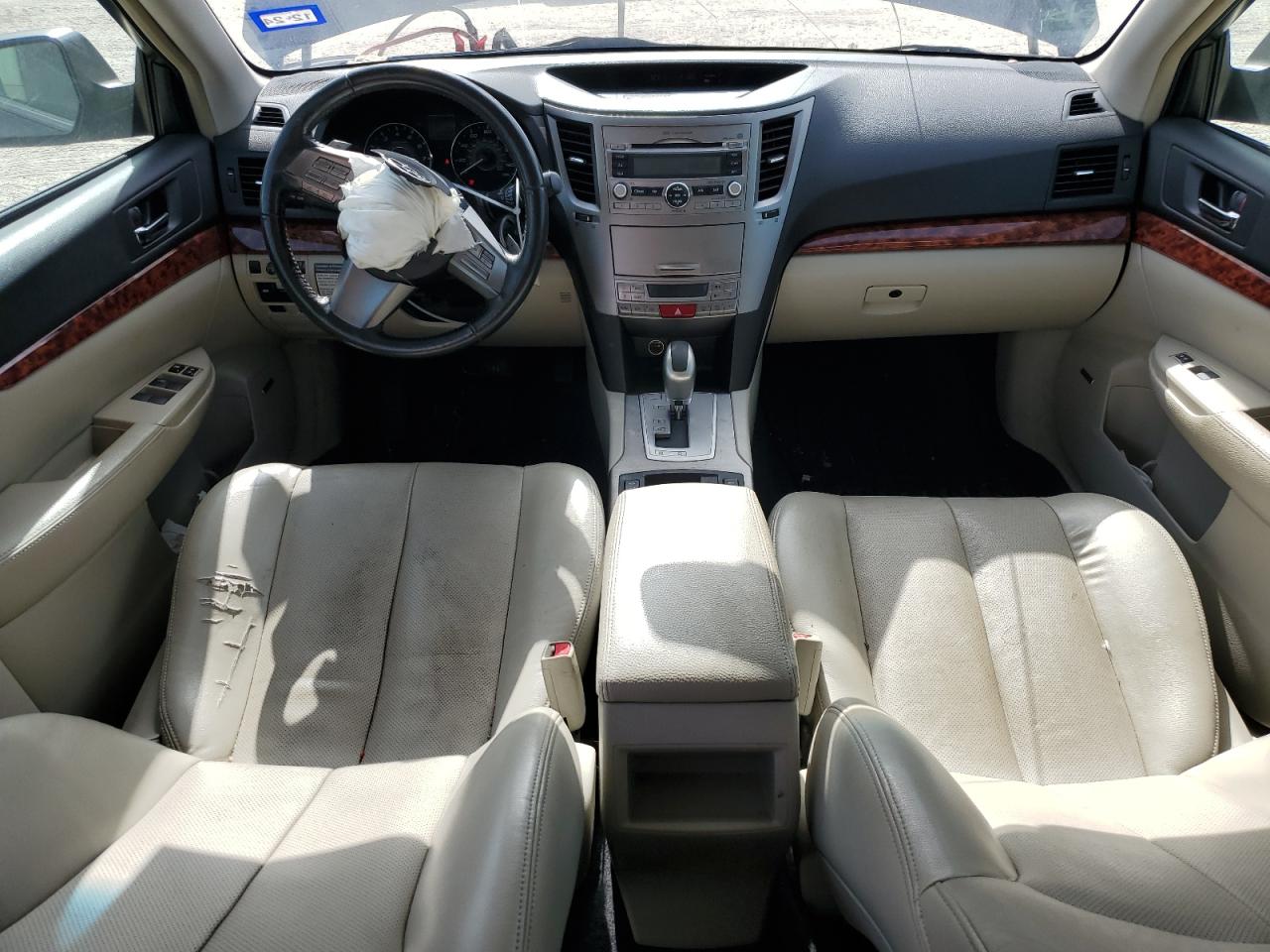 2010 Subaru Outback - Image 8