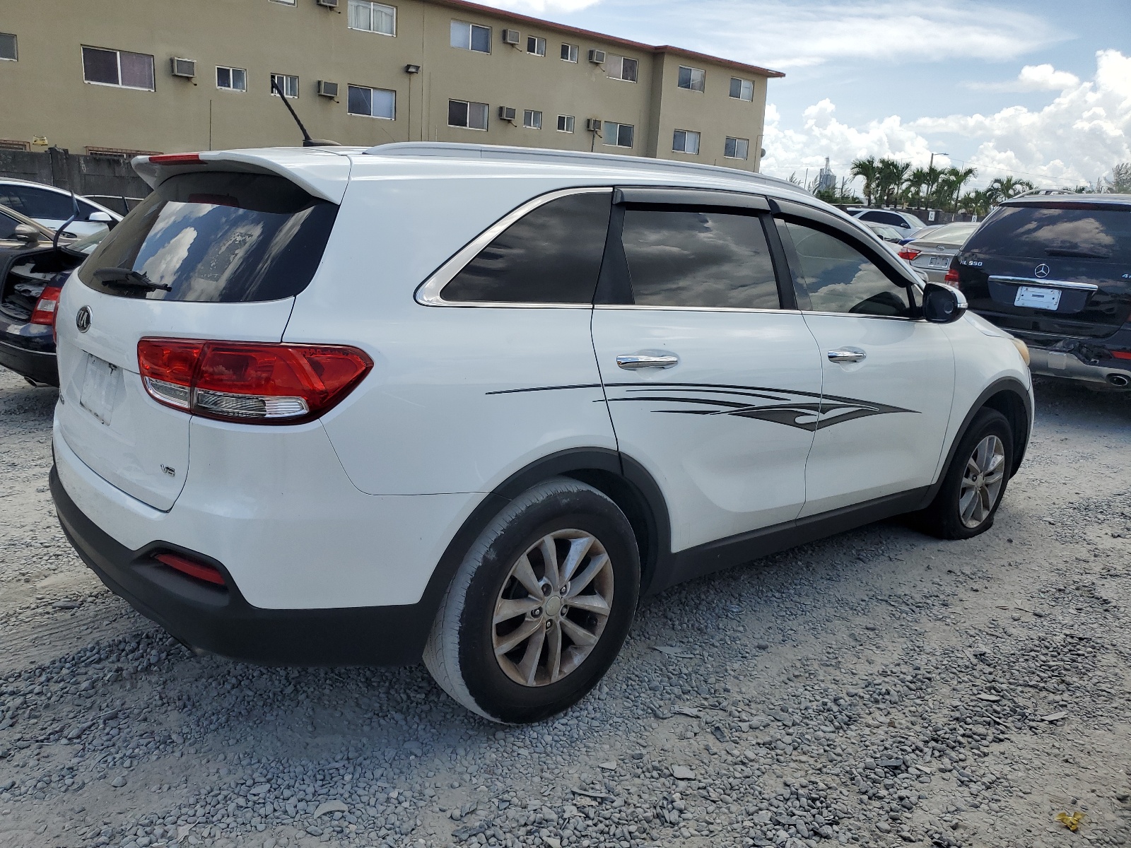 2016 Kia Sorento Lx vin: 5XYPG4A50GG140307
